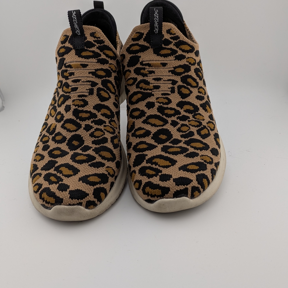 Skechers Slip-On Sneakers in Leopard Print